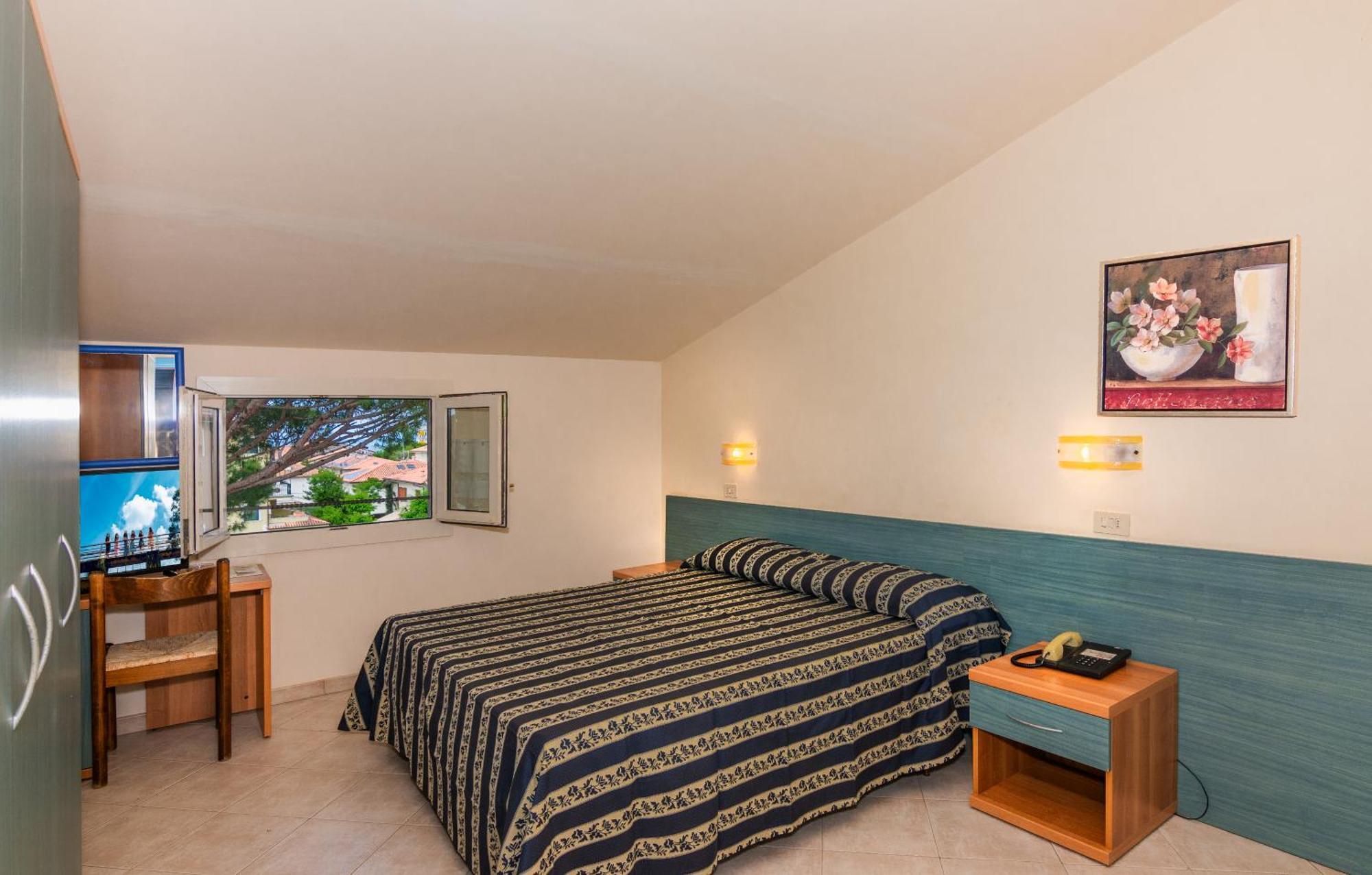 מרינה די פיאטרסנטה Hotel Apuana מראה חיצוני תמונה