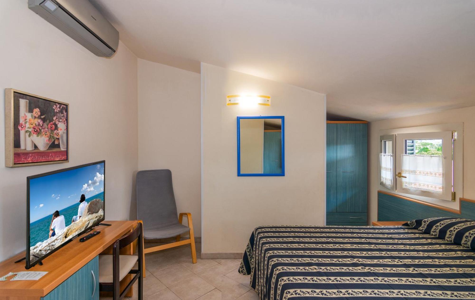 מרינה די פיאטרסנטה Hotel Apuana מראה חיצוני תמונה